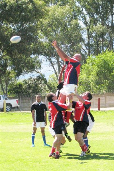 Opvolg: Rrugbyklub vier 120 jaar